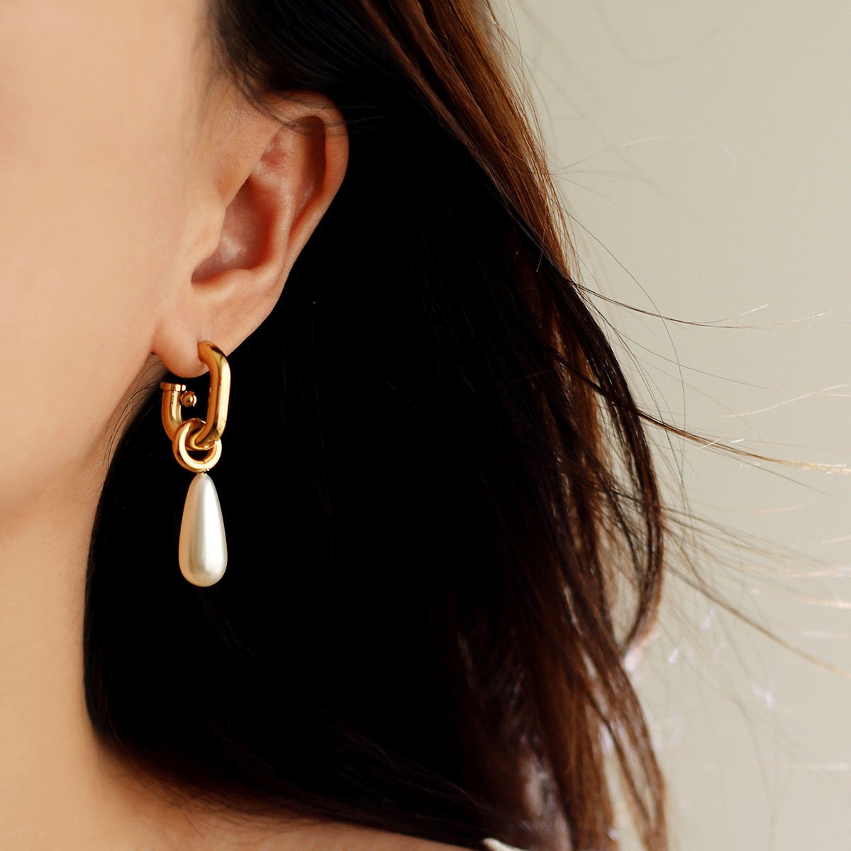 Vance Pearl Earrings