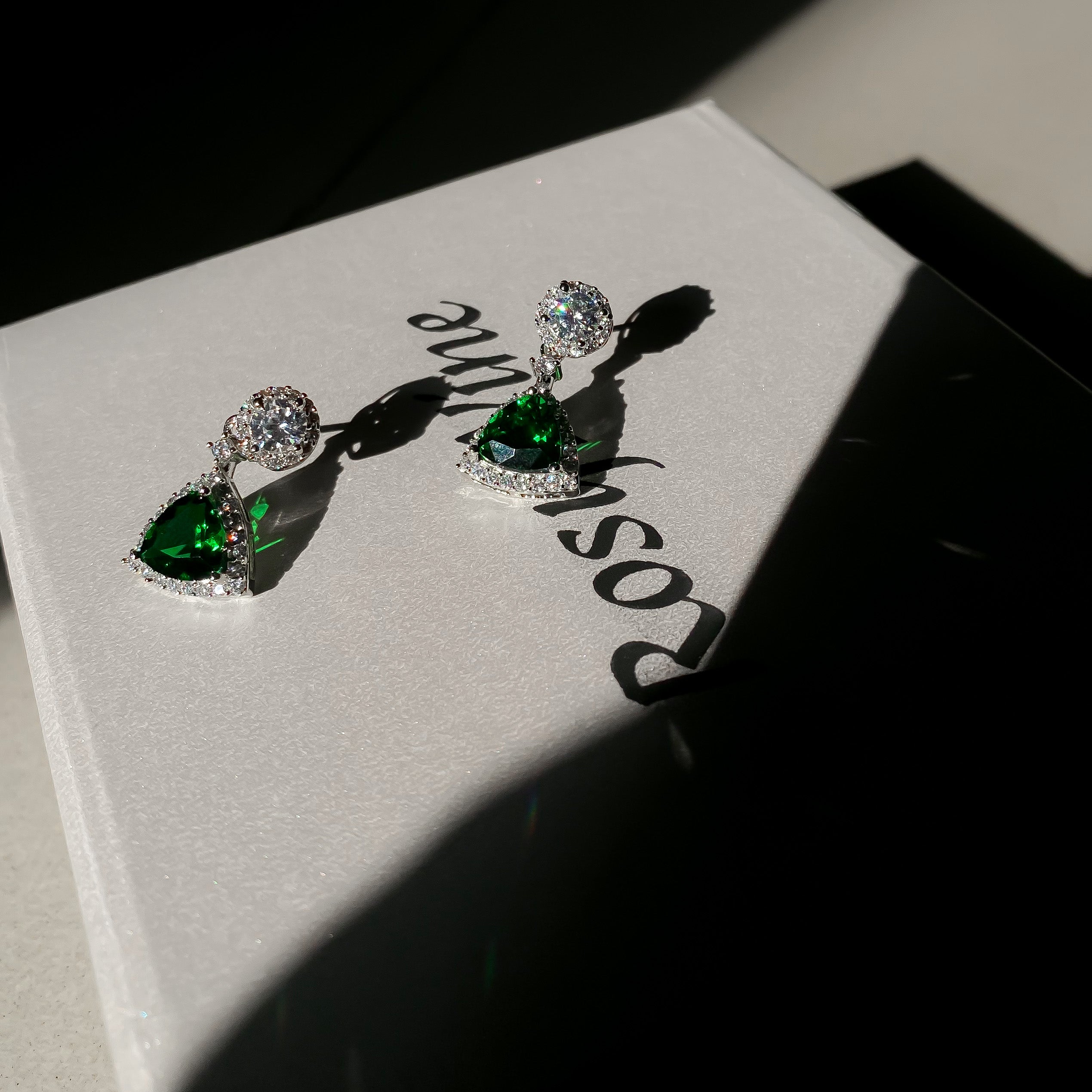 Classic diamond earrings - RosyWine