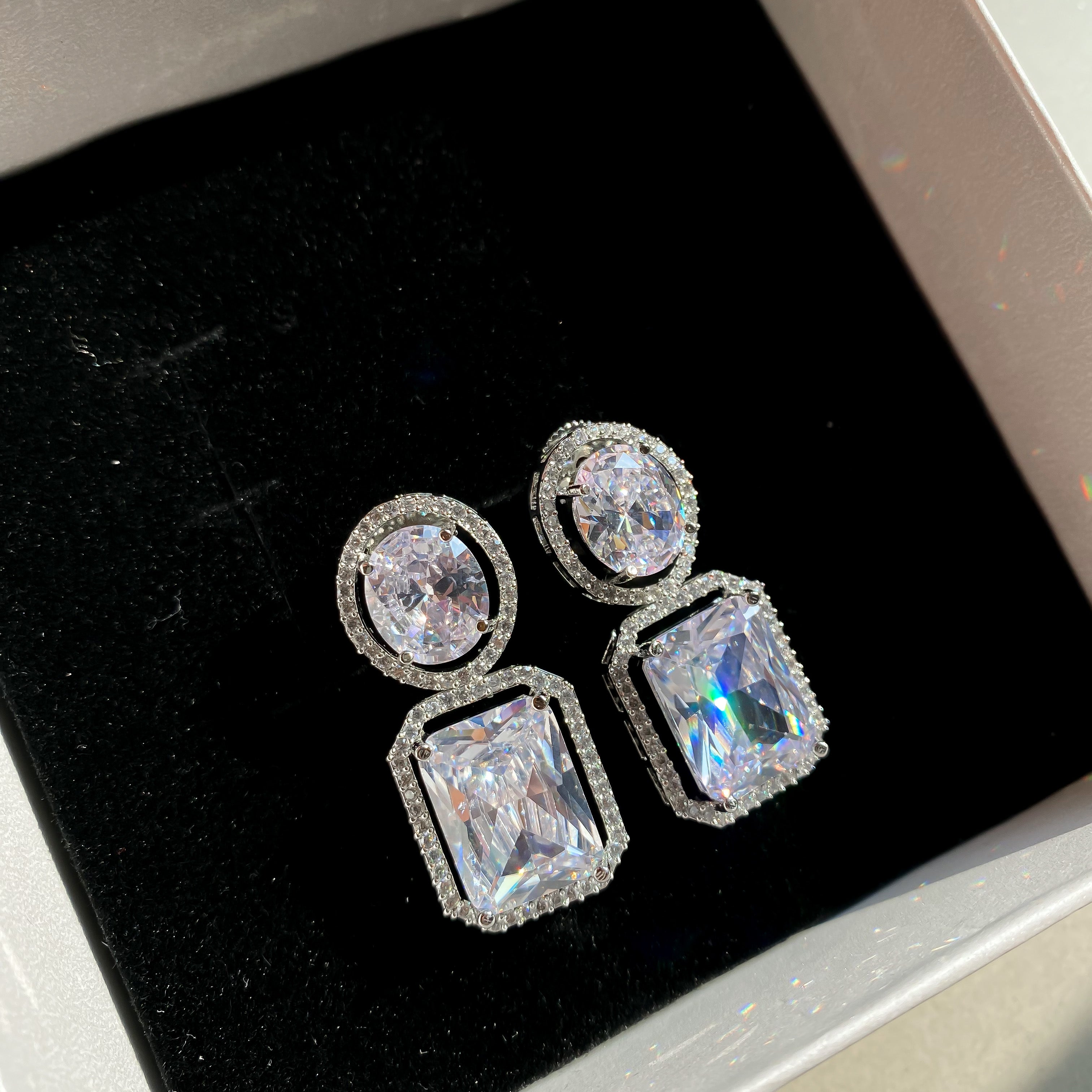 Naila diamond earrings - RosyWine