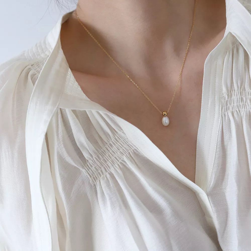 Vintage Freshwater Pearl necklace - RosyWine