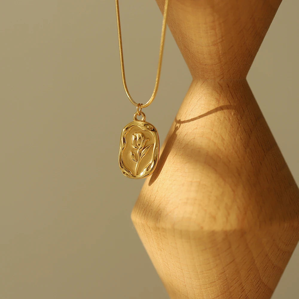 Vintage Rose Necklace