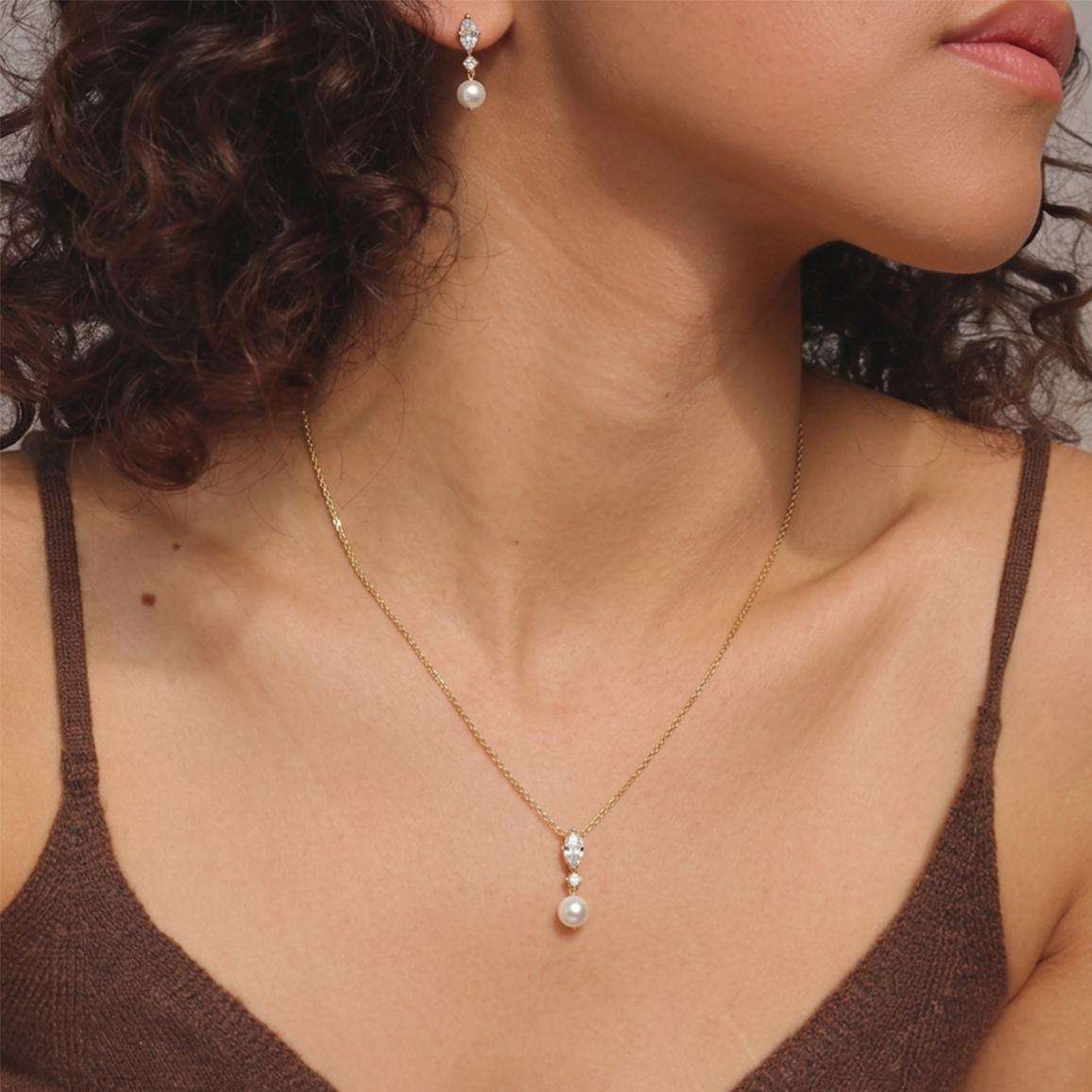 Skye Pearl Necklace