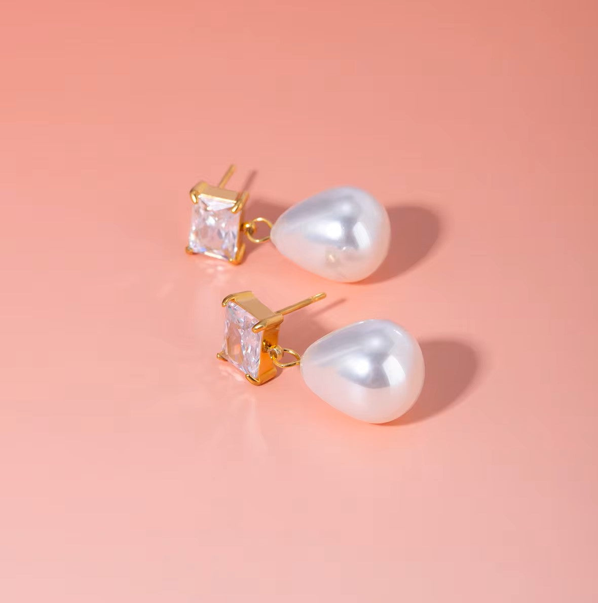 Diana Pearl Earrings