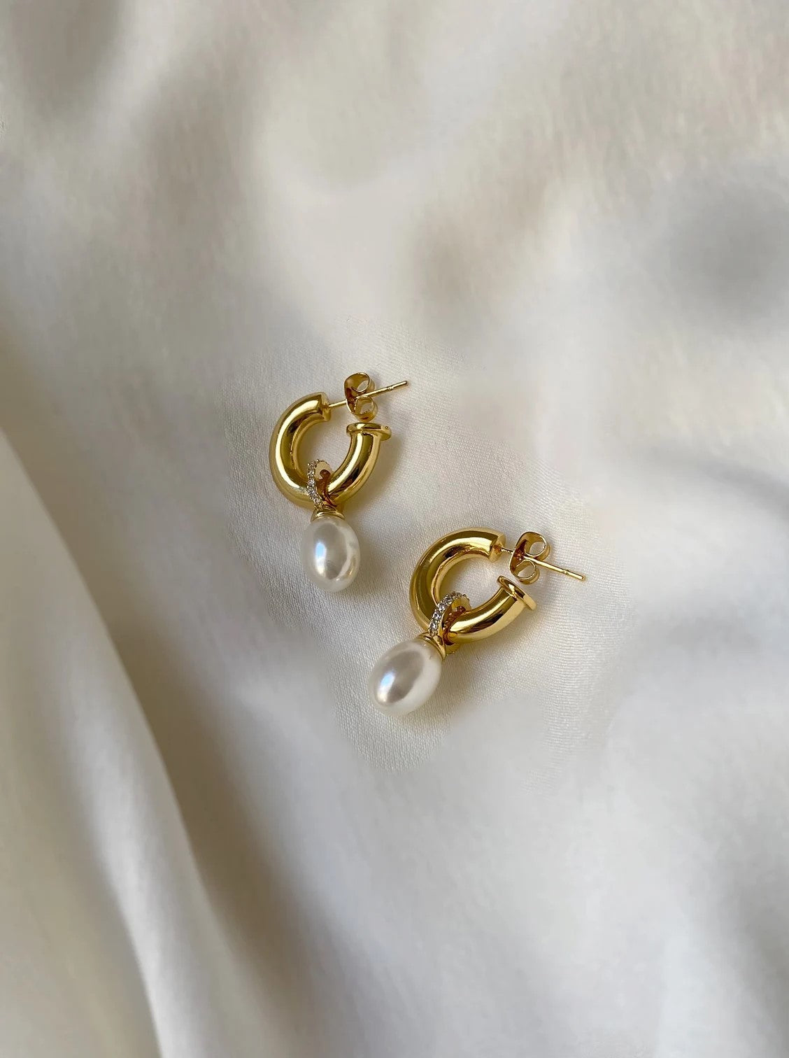 Inez Pearl Earrings