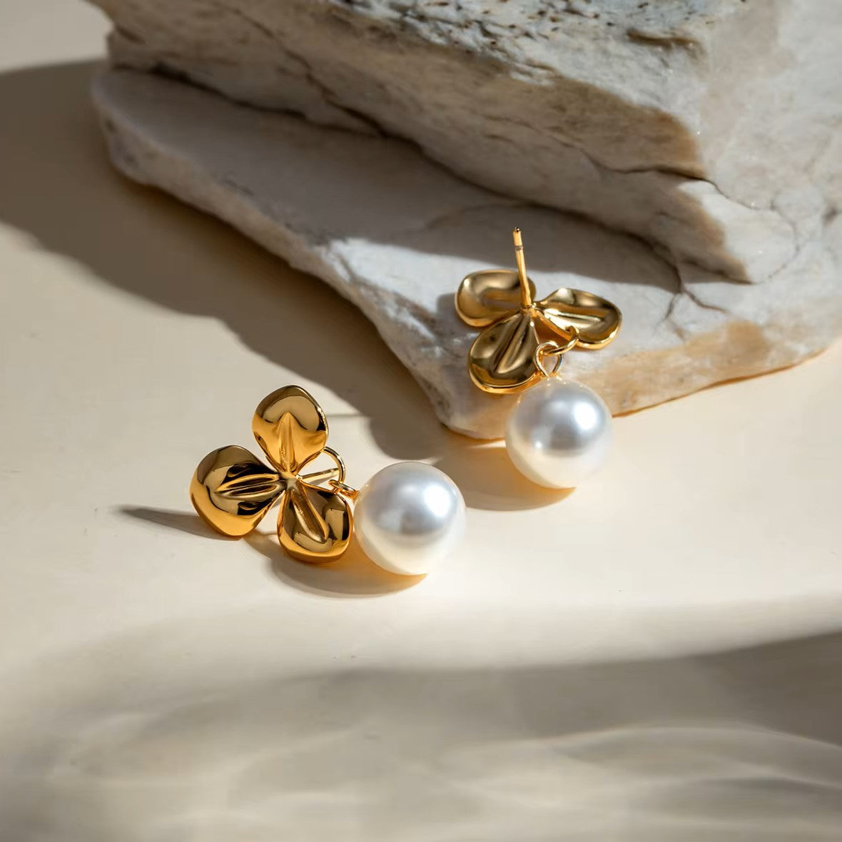 Gilbert Pearl Earrings