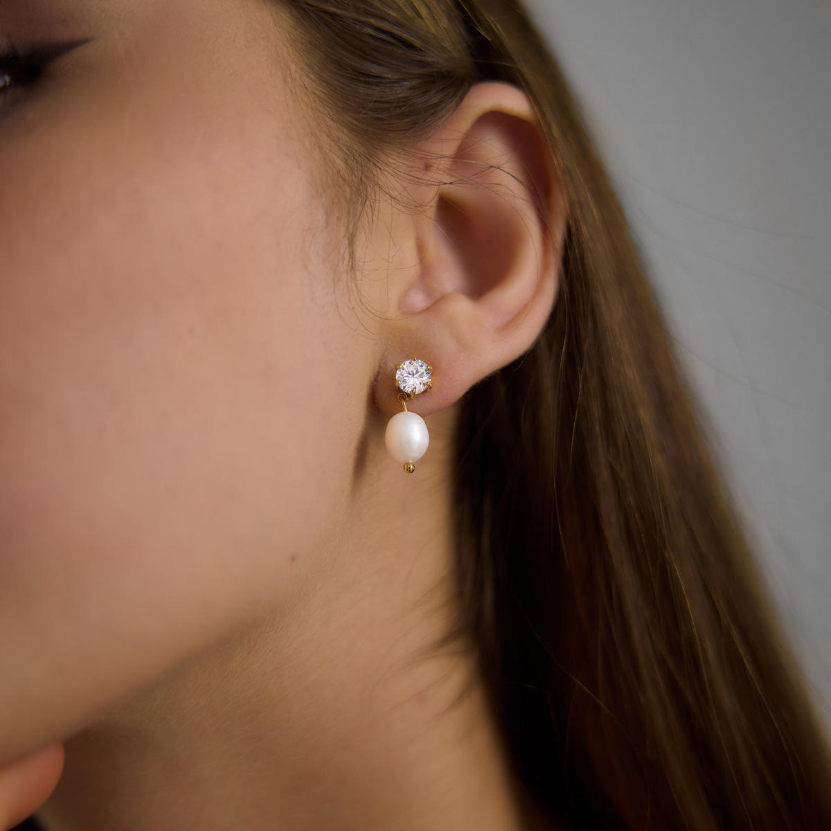 Paige Pearl Earrings