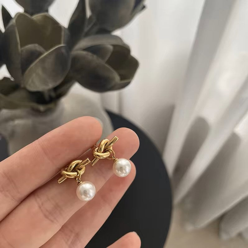 Knot Pearl Earrings