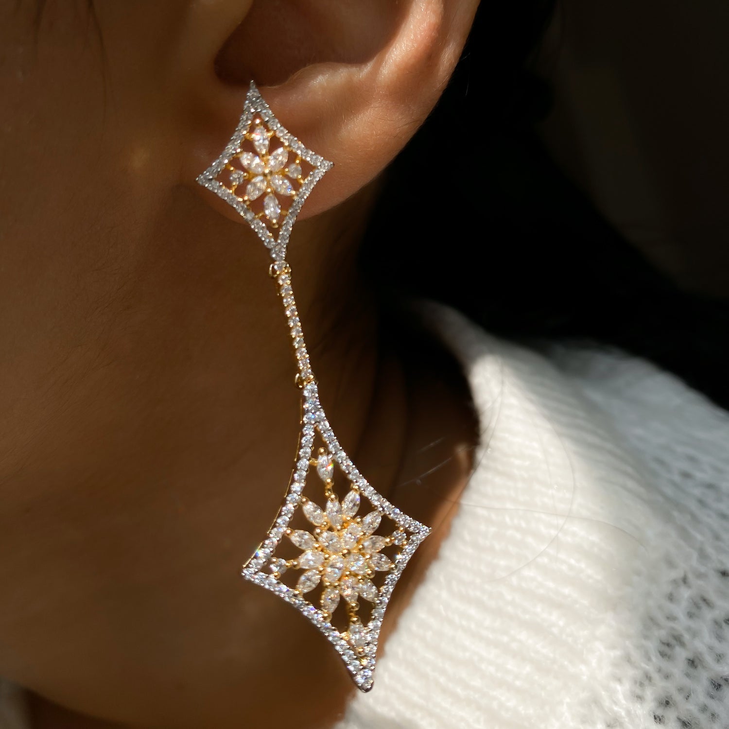 Madalion diamond earrings - RosyWine 