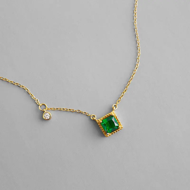 Eva Emerald Necklace - RosyWine 