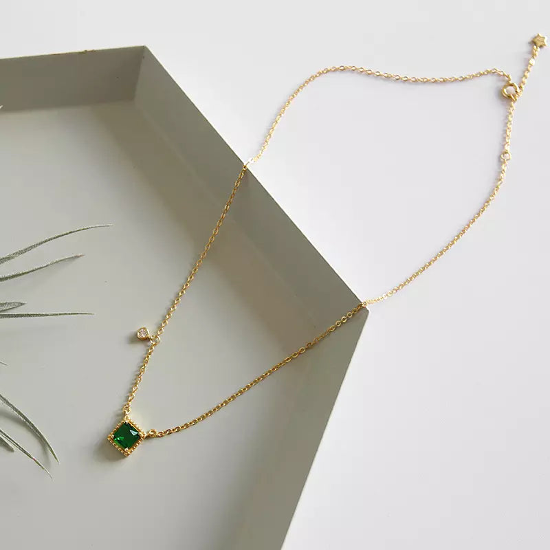 Eva Emerald Necklace - RosyWine 