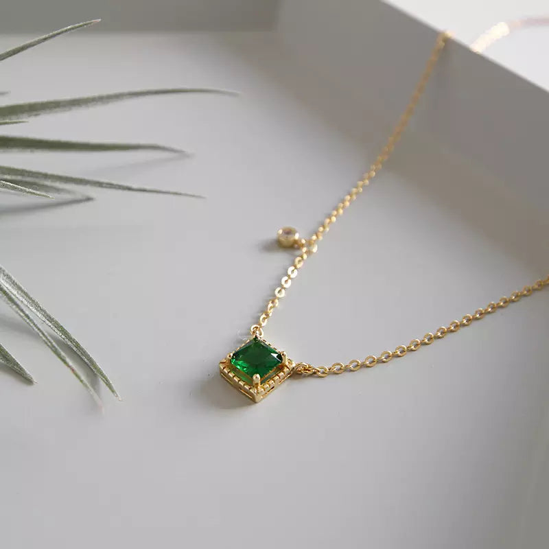 MISS JO 92.5 Sterling Silver | An Elegant Square Shaped Columbian Emerald  Pendant With Delicate CZ Stones in a Link Silverr Chain | Gifts For Women  and Girls | Stylish Pendants : Amazon.in: Jewellery