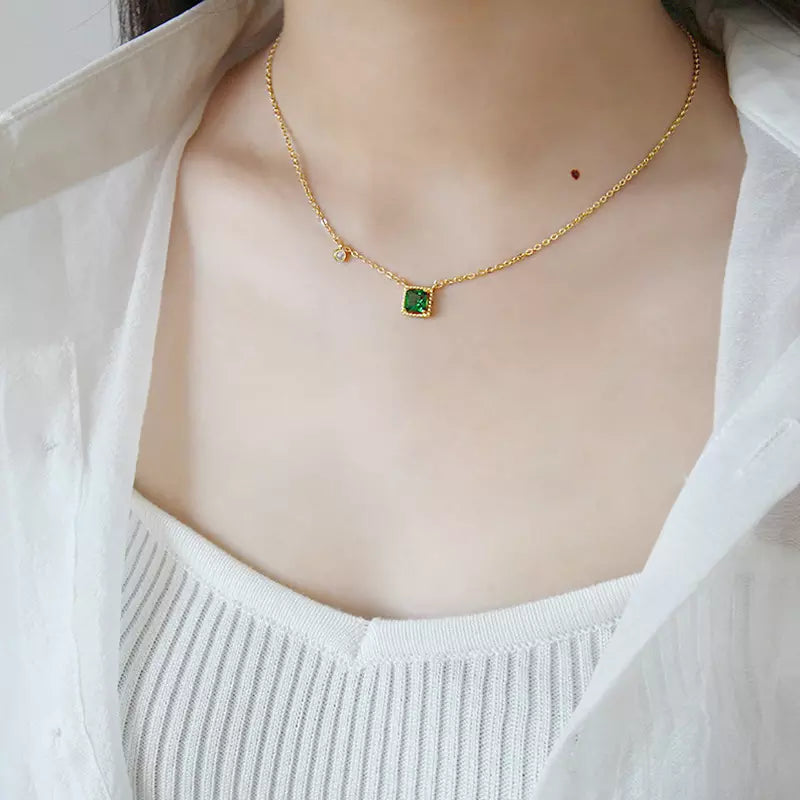 Eva Emerald Necklace - RosyWine 